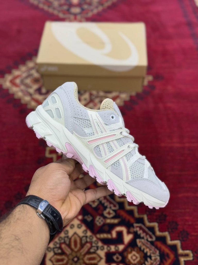 کتونی دخترانه و زنانه اسیکس ژل کاهانا 8 asics gel kahana 8