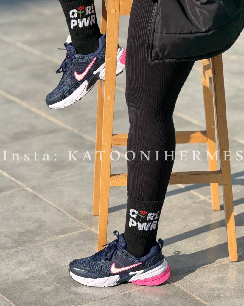 کتونی دخترانه و زنانه نایکی وی تو کی ران nike v2k run - Image 2